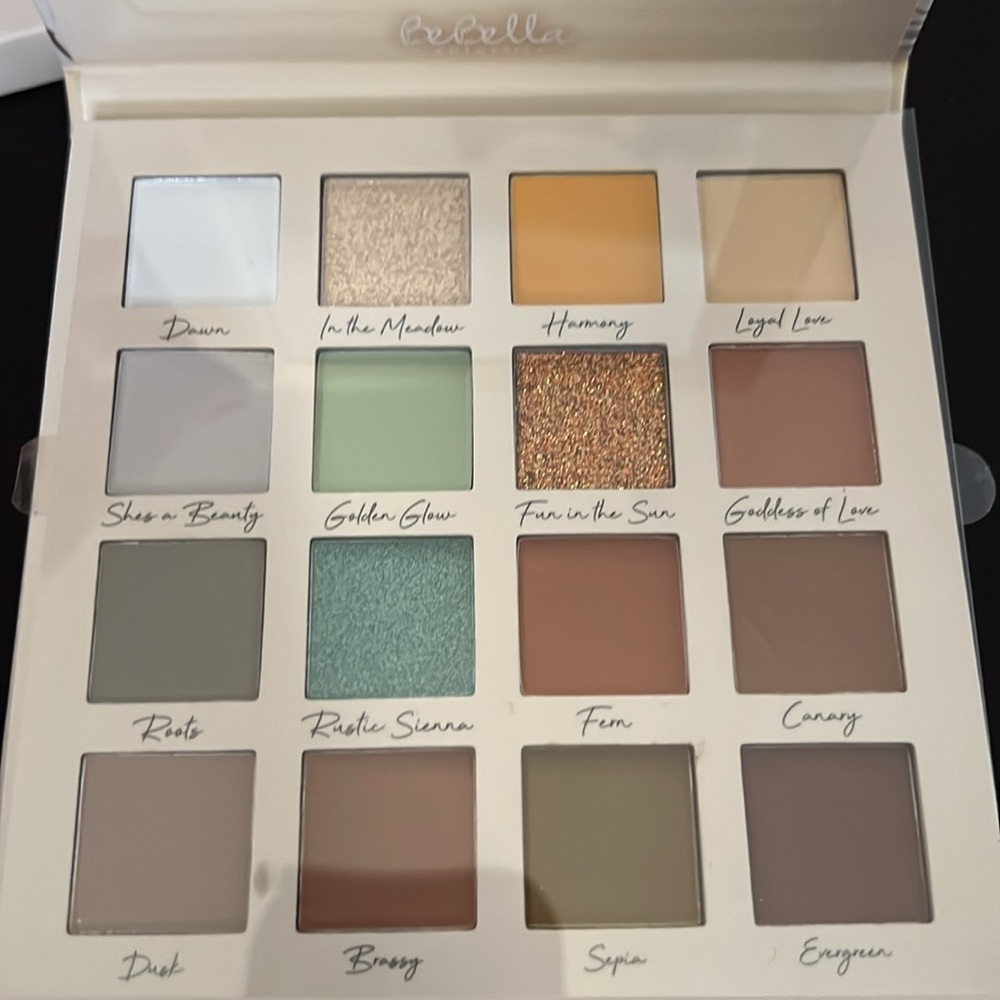 New Shadow Palette- Daisy Daze - Picture 6 of 8